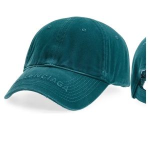 Balenciga cotton baseball cap NWT